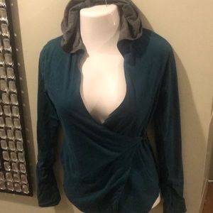 BETABRAND.reversible jacket w/ thumb hole, a must